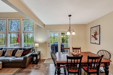 3 LEVELS Turnkey home......Beautiful End unit, 4 bedroom, 3 bath - photo 14