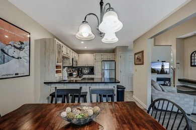 3 LEVELS Turnkey home......Beautiful End unit, 4 bedroom, 3 bath - photo 15