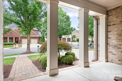 Just gorgeous - This immaculate, and move-in-ready home in the - photo 3