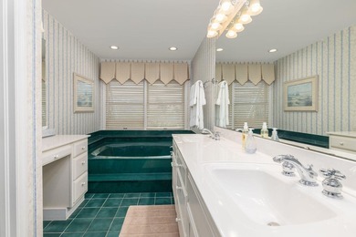 Welcome to 6 4th Avenue, a classic beach retreat just steps from - photo 26