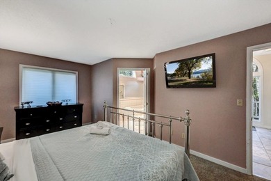 3 LEVELS Turnkey home......Beautiful End unit, 4 bedroom, 3 bath - photo 27