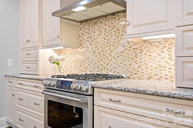 Just gorgeous - This immaculate, and move-in-ready home in the - photo 8