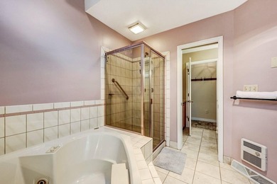 3 LEVELS Turnkey home......Beautiful End unit, 4 bedroom, 3 bath - photo 31