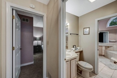 3 LEVELS Turnkey home......Beautiful End unit, 4 bedroom, 3 bath - photo 34