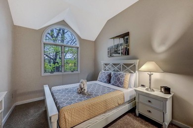 3 LEVELS Turnkey home......Beautiful End unit, 4 bedroom, 3 bath - photo 37