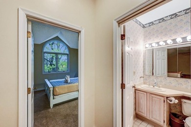 3 LEVELS Turnkey home......Beautiful End unit, 4 bedroom, 3 bath - photo 43