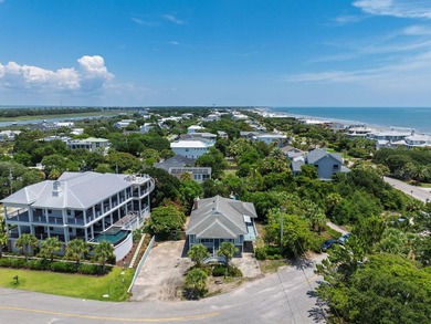Welcome to 6 4th Avenue, a classic beach retreat just steps from - photo 45
