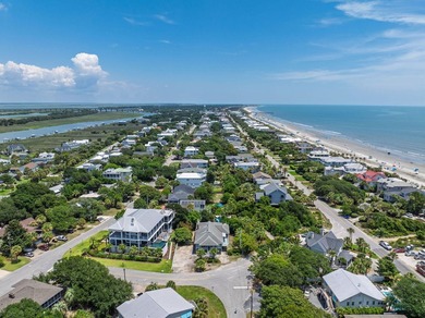 Welcome to 6 4th Avenue, a classic beach retreat just steps from - photo 46