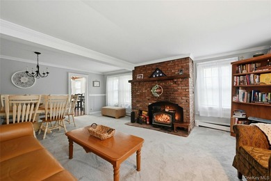 This charming Center Moriches 4/5-bedroom Colonial dates back to - photo 5