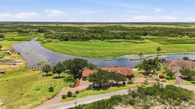 An extraordinary waterfront estate where timeless craftsmanship - photo 7