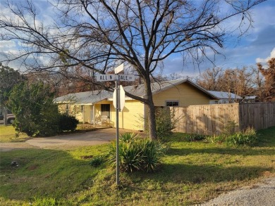 Lake Home For Sale in Gordonville, Texas