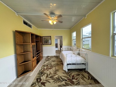 REMODELED Fully furnished light bright (Bay Windows), open - photo 12