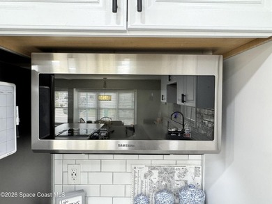 REMODELED Fully furnished light bright (Bay Windows), open - photo 22