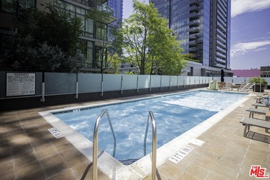 RARE fully loaded unit comes with 2 PARKING Spots, LARGE Storage - photo 23