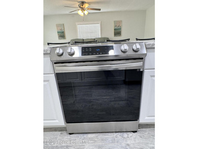 REMODELED Fully furnished light bright (Bay Windows), open - photo 24