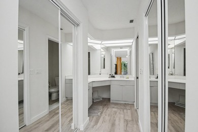 Beautiful updated corner unit 2 br 2 bath.+55 community - photo 25