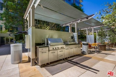 RARE fully loaded unit comes with 2 PARKING Spots, LARGE Storage - photo 26