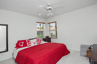 Beautiful updated corner unit 2 br 2 bath.+55 community - photo 28