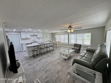 REMODELED Fully furnished light bright (Bay Windows), open - photo 33