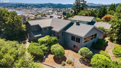 Coos Bay Home For Sale in Coos Bay Oregon