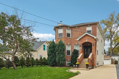 Bangs Lake Home For Sale in Wauconda Illinois