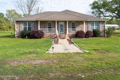 This could be your serene waterfront life! Live comfortably in - photo 1