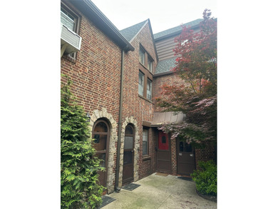 RARE OPPORTUNITY!!! Duplex 2 Bedroom 2 Full Bathroom Townhouse - photo 1