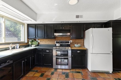 Welcome to this spacious 3 bedroom home in Charlevoix set on 4.2 - photo 12