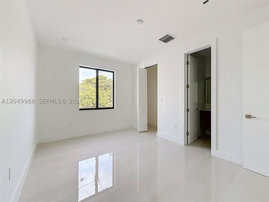 Discover exceptional new construction townhome. This beautifully - photo 22