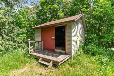 Welcome to this spacious 3 bedroom home in Charlevoix set on 4.2 - photo 48