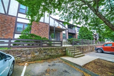 Lake Whitney Condo For Sale in Hamden Connecticut