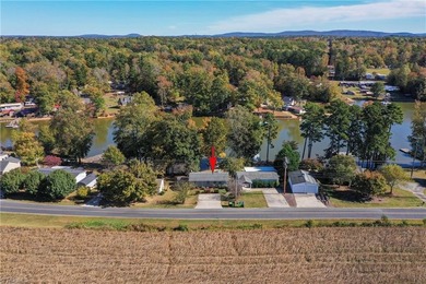 This is the cutest lake front home that has hit the market! - photo 4