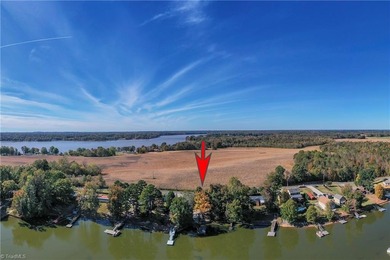 This is the cutest lake front home that has hit the market! - photo 5