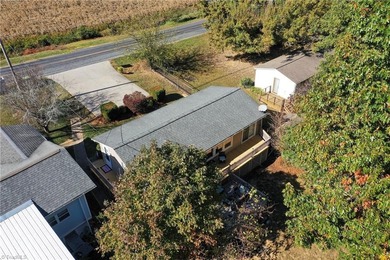 This is the cutest lake front home that has hit the market! - photo 6