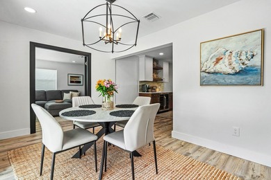 Totally and professionally refurbished. Move in ready. 3 - photo 15