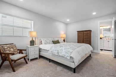 Totally and professionally refurbished. Move in ready. 3 - photo 18
