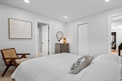 Totally and professionally refurbished. Move in ready. 3 - photo 23