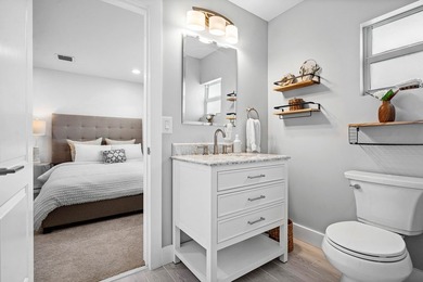 Totally and professionally refurbished. Move in ready. 3 - photo 25
