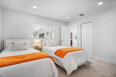 Totally and professionally refurbished. Move in ready. 3 - photo 29