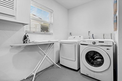 Totally and professionally refurbished. Move in ready. 3 - photo 31