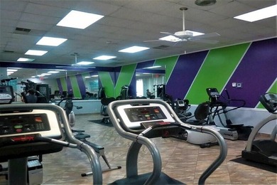 Totally and professionally refurbished. Move in ready. 3 - photo 37