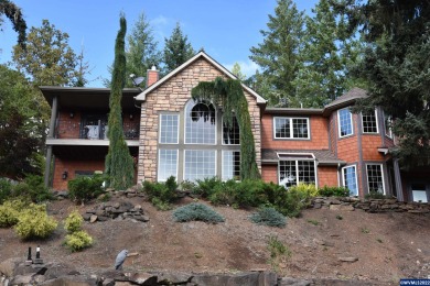 Lake Home For Sale in Lebanon, Oregon