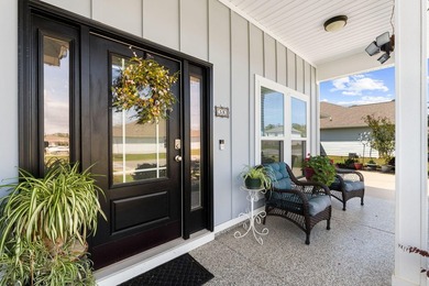 Welcome to this beautifully upgraded and well maintained home - photo 6