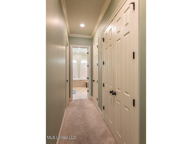BEAUTIFUL VIEW OVERLOOKING THE GOLF COURSE & A POND. Custom - photo 11