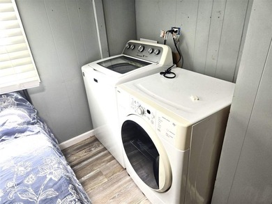 Welcome to this charming 2-bedroom, 1-bath home, ideally located - photo 11
