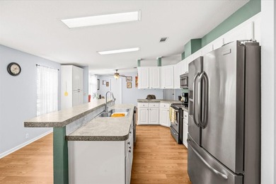 Welcome to your Florida retirement dream! Nestled on a quiet - photo 11
