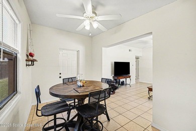 Charming 3-bedroom concrete block home on city water and city - photo 13