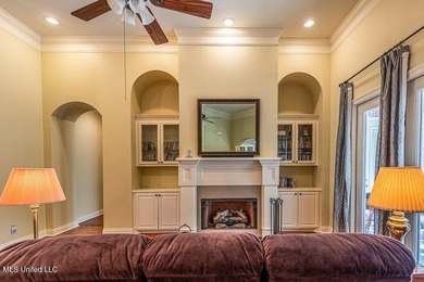 BEAUTIFUL VIEW OVERLOOKING THE GOLF COURSE & A POND. Custom - photo 14