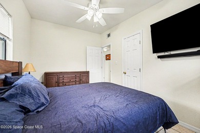 Charming 3-bedroom concrete block home on city water and city - photo 16