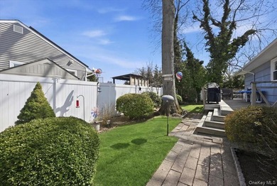 Buyers wait anxiously for a 2 car oversized garage, with access - photo 17